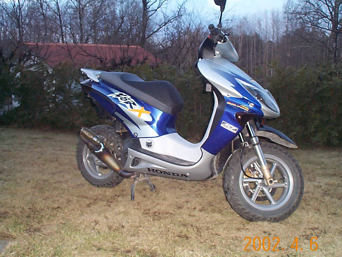 hon-x8rs-01-bikepics-22908.jpg